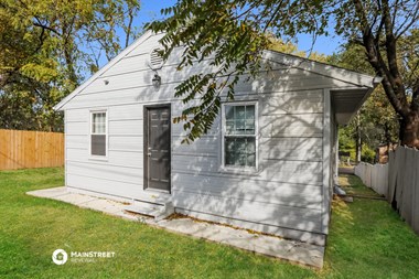 11329 E 13Th Street S 4 Beds House for Rent - Photo Gallery 1