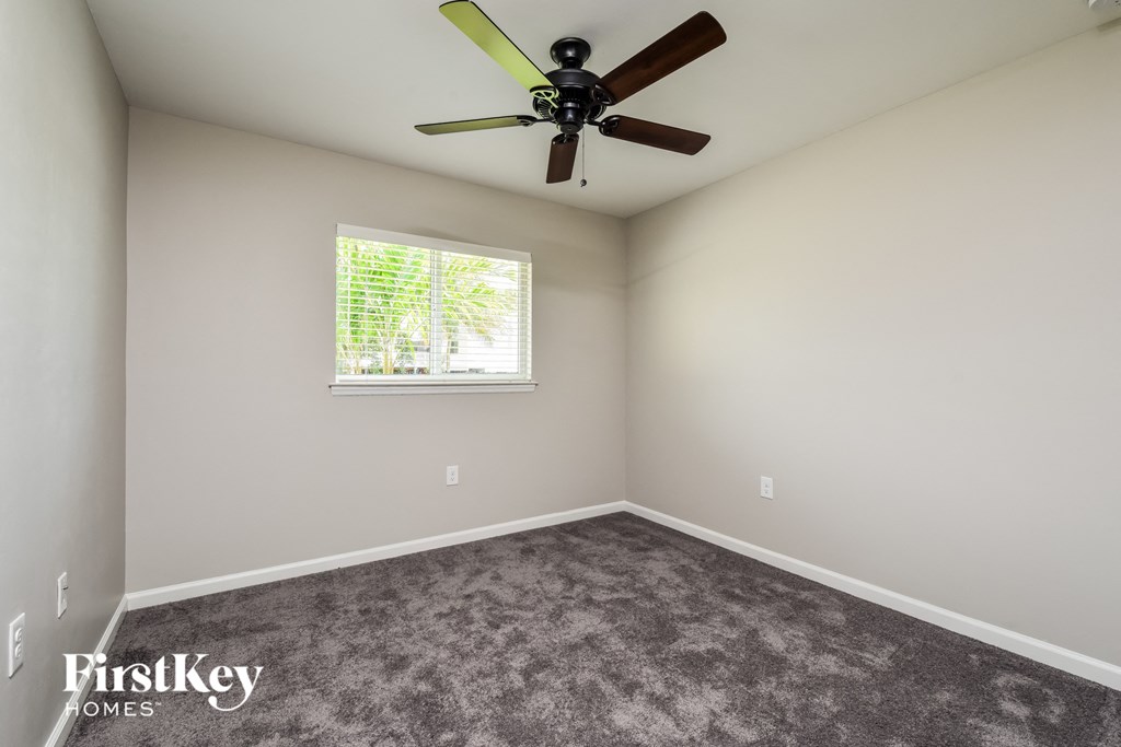 8287 Robin Road Studio House for Rent - Photo Gallery 11