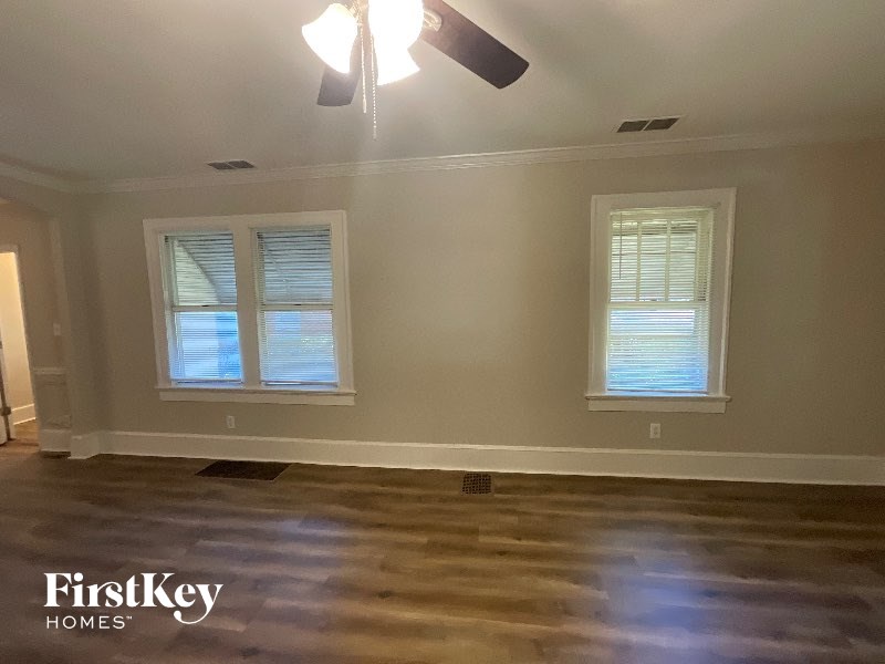 1042 VICTORY DR 3 Beds House for Rent - Photo Gallery 3