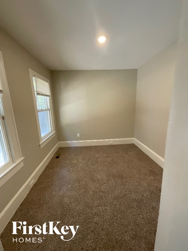 1042 VICTORY DR 3 Beds House for Rent - Photo Gallery 9