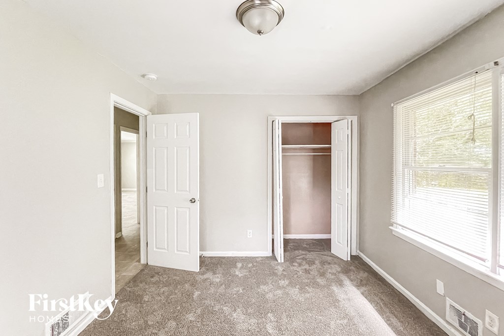 1107 Indale Place SW 2 Beds House for Rent - Photo Gallery 13