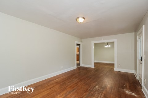 1750 Avon Ave 3 Beds Apartment for Rent