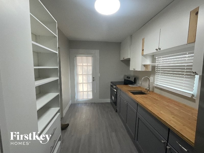 2081 Glenwood Ave 2 Beds House for Rent - Photo Gallery 3