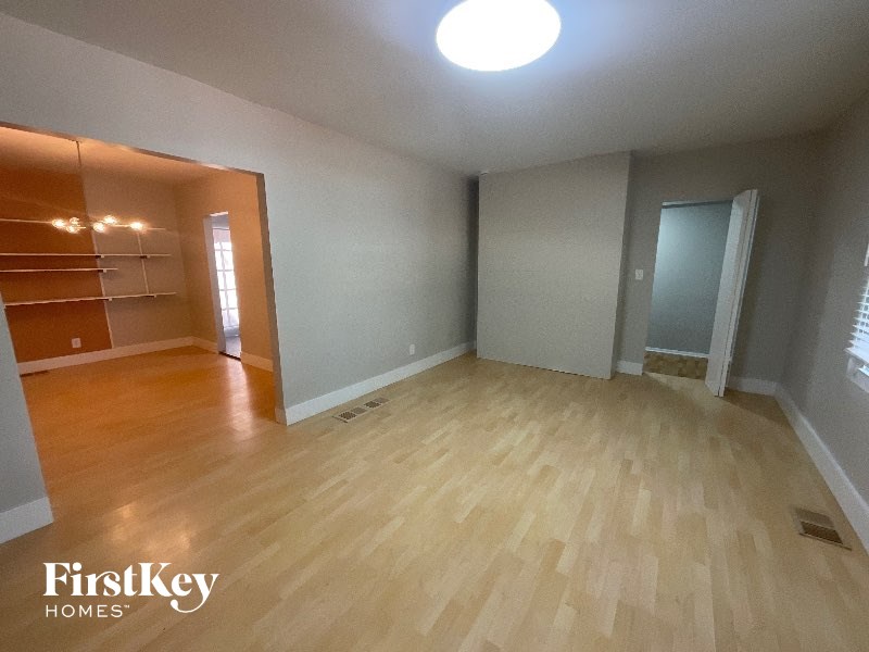 2081 Glenwood Ave 2 Beds House for Rent - Photo Gallery 1