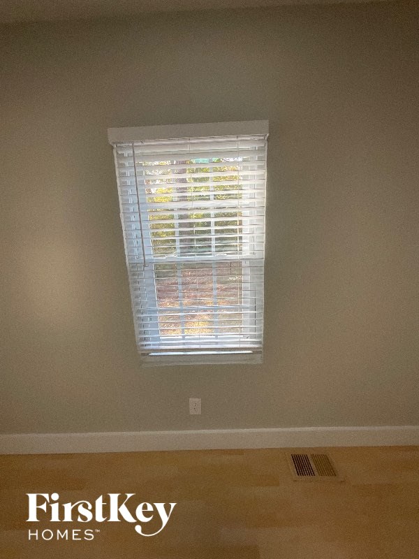 2081 Glenwood Ave 2 Beds House for Rent - Photo Gallery 7