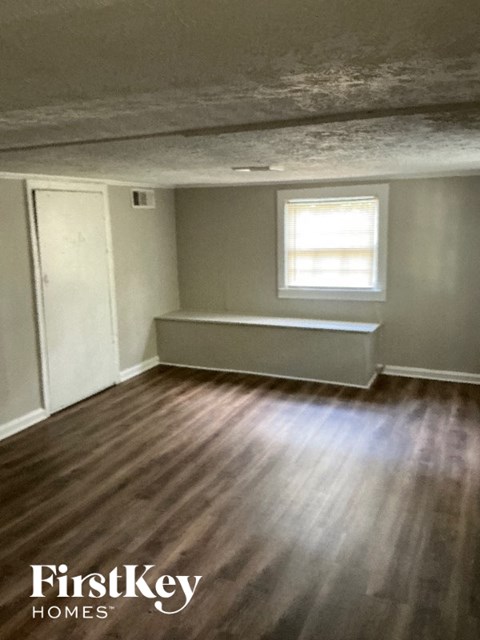 2238 Brunswick Ave 3 Beds Apartment for Rent