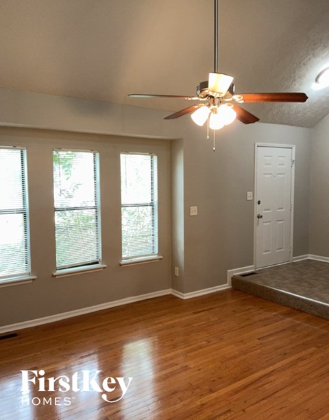 3440 Dogwood Pl 4 Beds Apartment for Rent