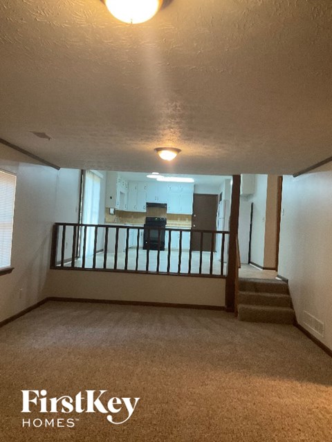 9053 Southcrest Ct 3 Beds Apartment for Rent