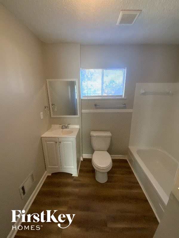 123 Scarsdale Drive 3 Beds House for Rent - Photo Gallery 10