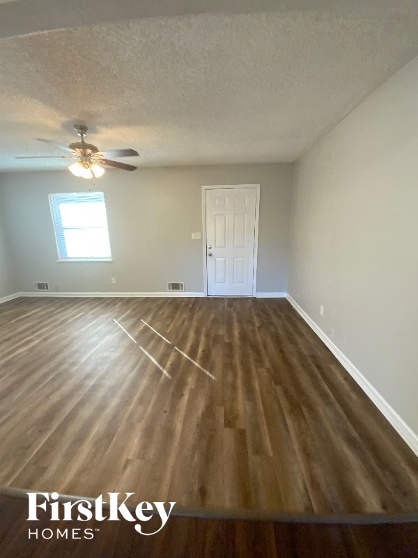 123 Scarsdale Drive 3 Beds House for Rent - Photo Gallery 3