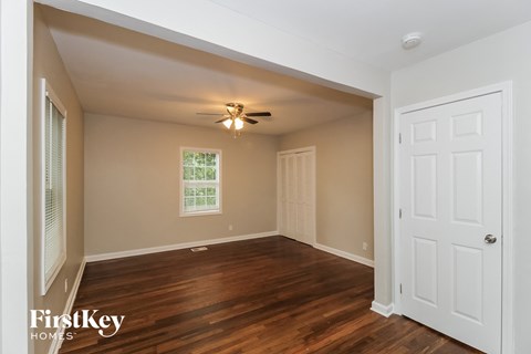 476 Rigby St 3 Beds Apartment for Rent