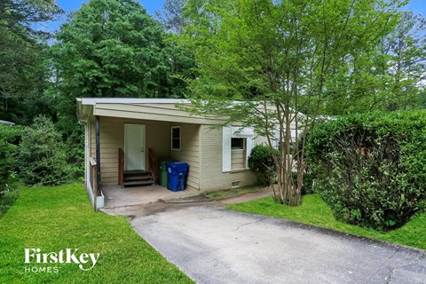 727 Alfred Rd 3 Beds Apartment for Rent