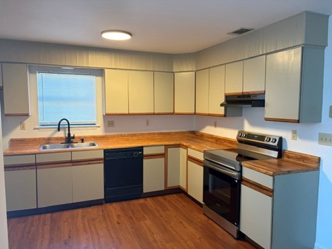 401 ISLAND PINES DR - 1 SM PET ALLOWED 2 Beds Apartment for Rent