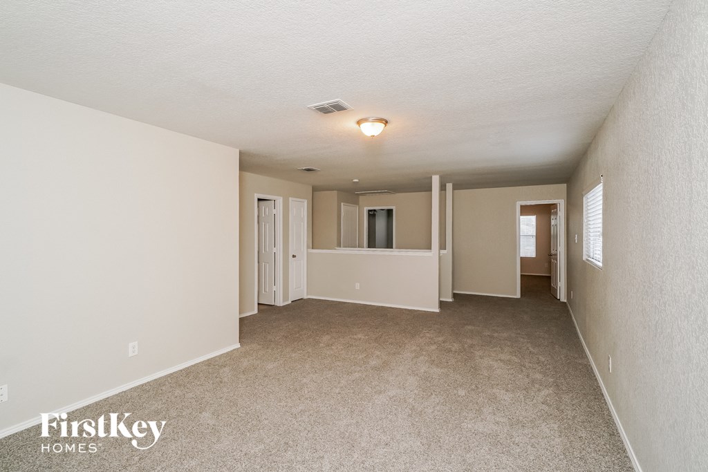 112 Rustic Acres 4 Beds House for Rent - Photo Gallery 7