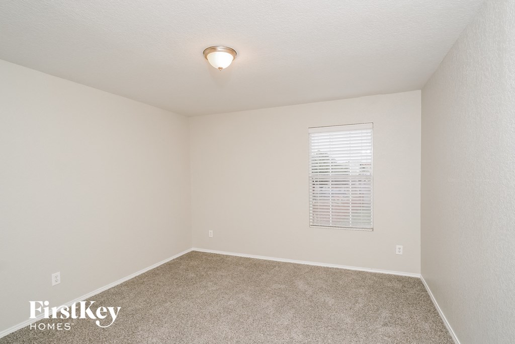 112 Rustic Acres 4 Beds House for Rent - Photo Gallery 12