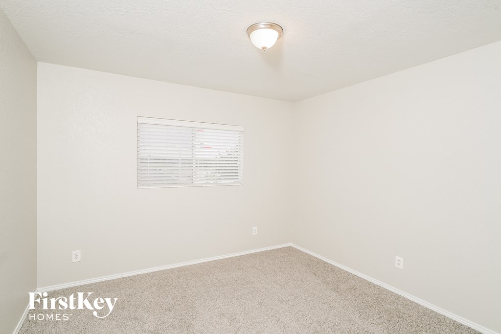 112 Rustic Acres 4 Beds House for Rent - Photo Gallery 13