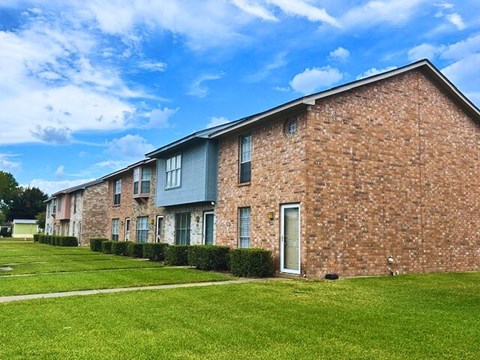 1523 Live Oak 2 Beds Apartment for Rent - Photo Gallery 1
