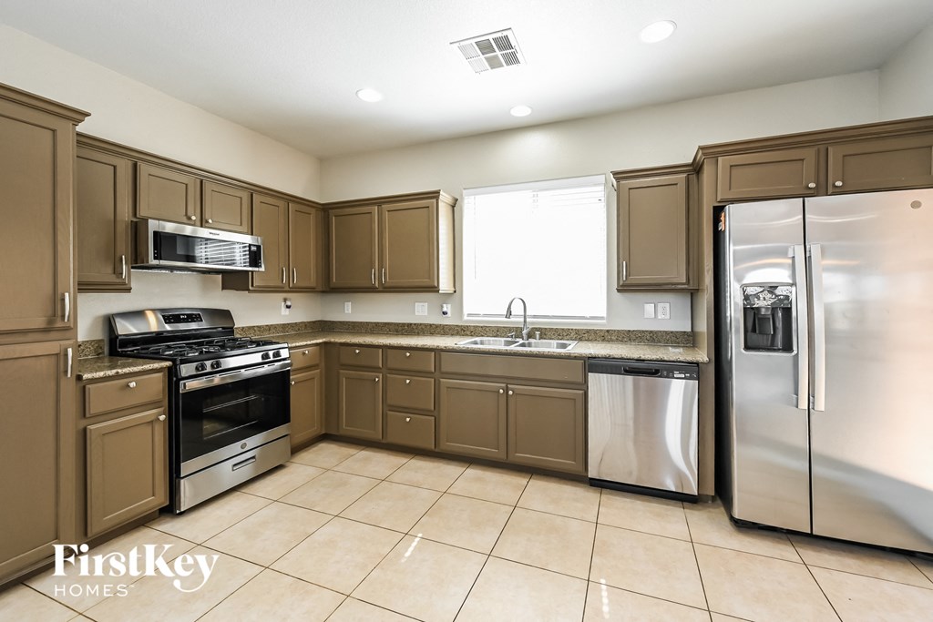 10549 Mann Street Las Vegas, NV 89141