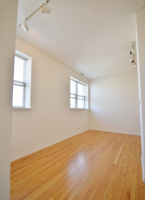 3257 N Sheffield Ave Studio-2 Beds Apartment for Rent - Photo Gallery 13