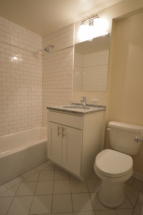 3257 N Sheffield Ave Studio-2 Beds Apartment for Rent - Photo Gallery 4