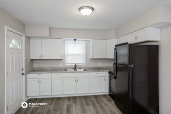 136 E 77th St 3 Beds House for Rent - Photo Gallery 6