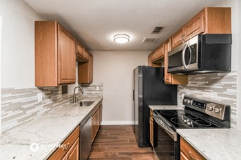 10429 ANDERS BLVD 3 Beds House for Rent - Photo Gallery 6