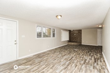 8101 N JEFFERSON ST 3 Beds House for Rent - Photo Gallery 4