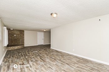 8101 N JEFFERSON ST 3 Beds House for Rent - Photo Gallery 5