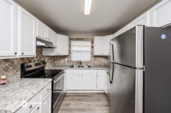924 AVENUE T SE 3 Beds House for Rent - Photo Gallery 5