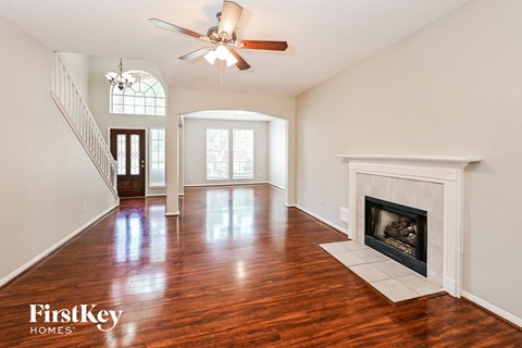 2614 Spring Bend Drive 4 Beds Apartment for Rent