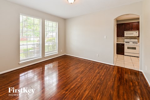2614 Spring Bend Drive 4 Beds Apartment for Rent