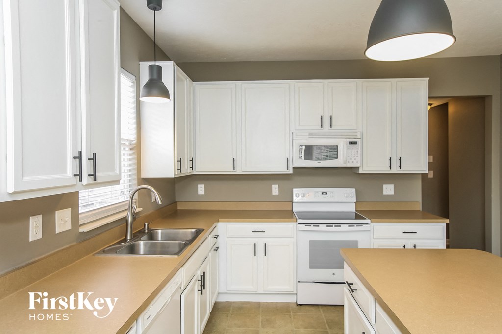 13067 ELSTER Way N Fishers, IN 46037