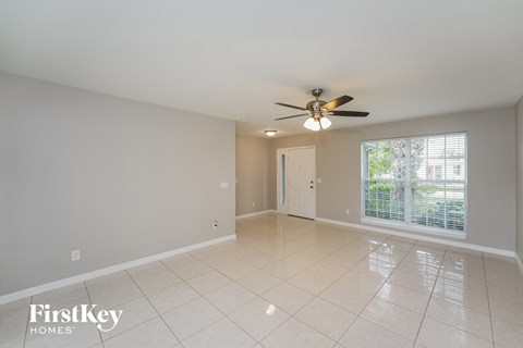 21426 GLENDALE AVENUE 3 Beds Apartment for Rent