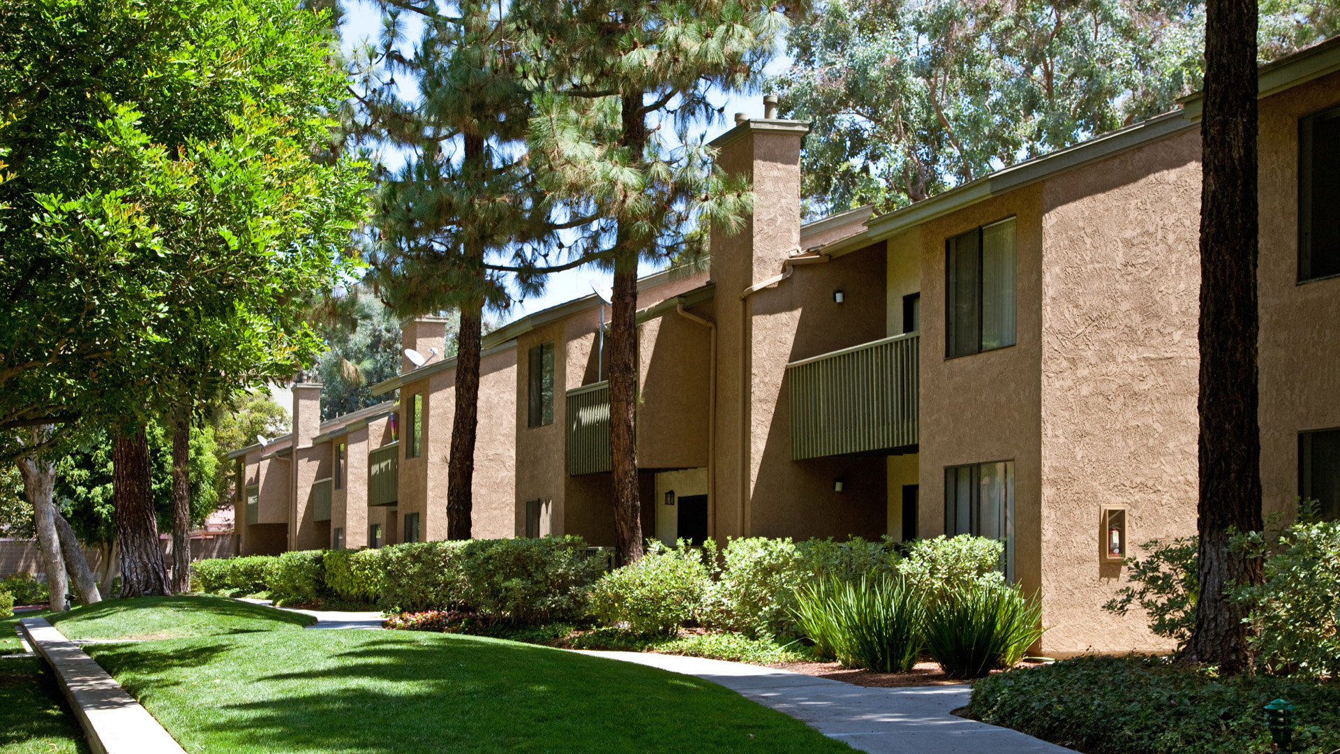 Forest Glen Apartments in Lake Forest, CA