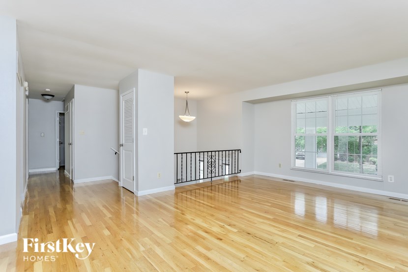 323 Turfwood Drive 3 Beds House for Rent - Photo Gallery 5