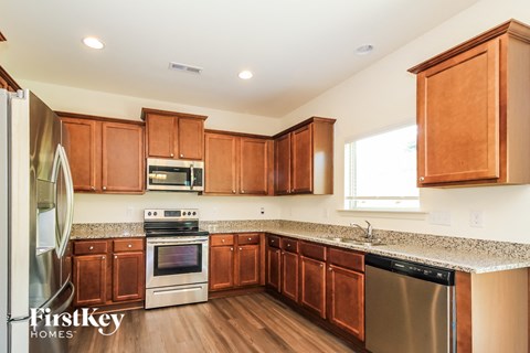 5712 Beaver Pond Trail 3 Beds Apartment for Rent