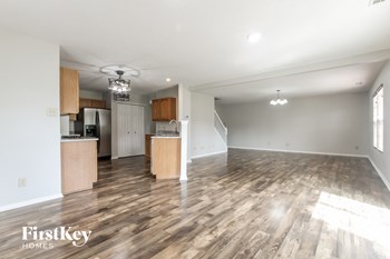 917 Highpointe Boulevard 3 Beds House for Rent - Photo Gallery 2