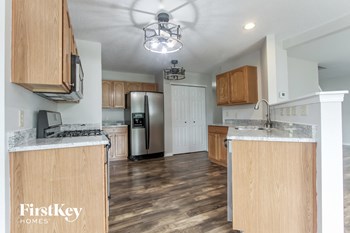 917 Highpointe Boulevard 3 Beds House for Rent - Photo Gallery 4