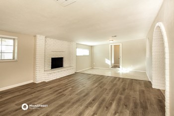 4354 N 90TH DR 5 Beds House for Rent - Photo Gallery 4