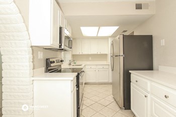 4354 N 90TH DR 5 Beds House for Rent - Photo Gallery 5