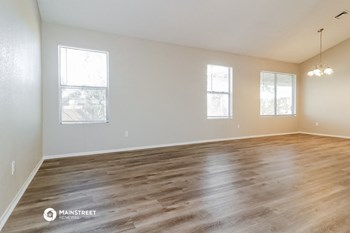 4520 N 106th Ave 3 Beds House for Rent - Photo Gallery 6