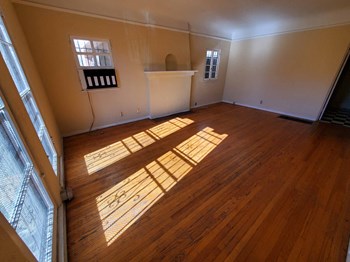 8247 Blackburn Avenue 2 Beds Apartment for Rent - Photo Gallery 3
