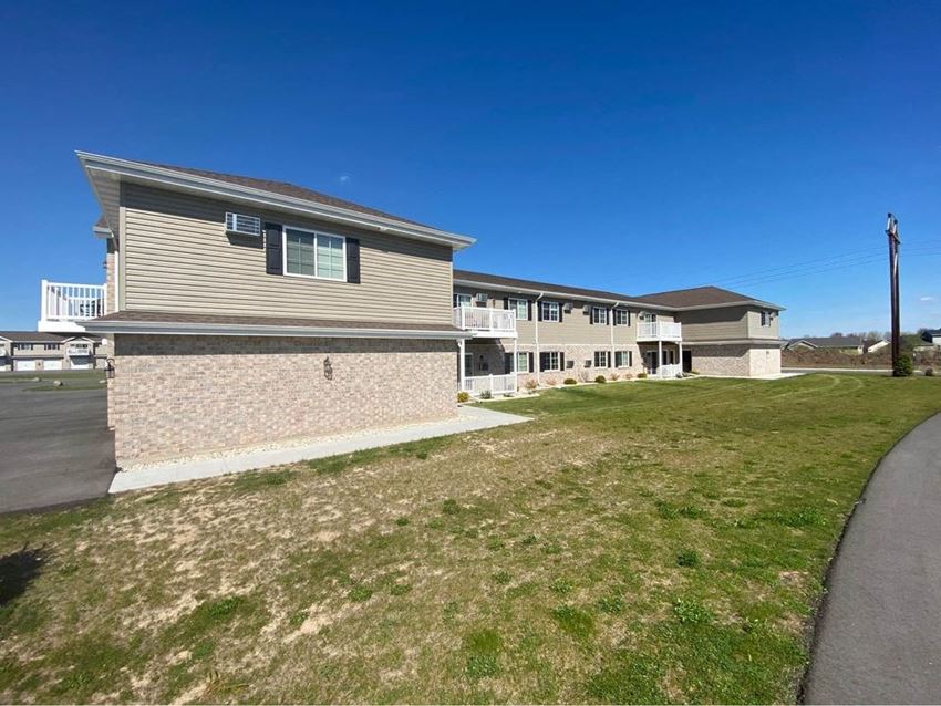 Whitehawk Meadows Apartments, 46904860 N. Lynndale Drive, Appleton, WI