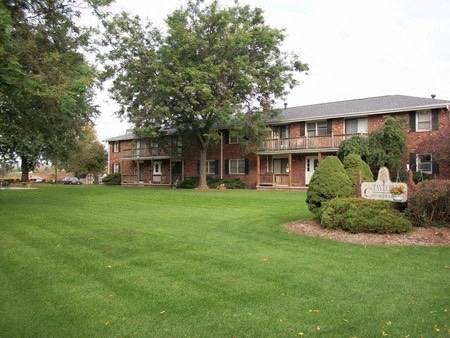 Taylor Courtyard In Green Bay Apartments