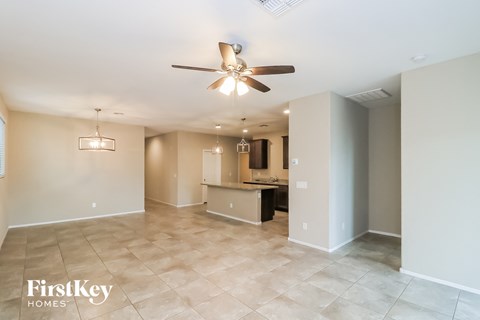 6204 W EVERGREEN Road 3 Beds Apartment for Rent