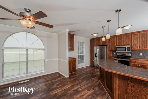 6429 Mountain Ridge Road 3 Beds Apartment for Rent