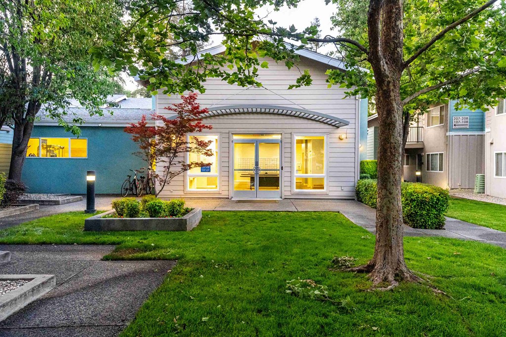 Sycamore Lane Apartments