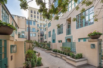 1059 Union St. Studio-2 Beds Apartment for Rent - Photo Gallery 2