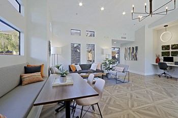 Leasing Office - Photo Gallery 4