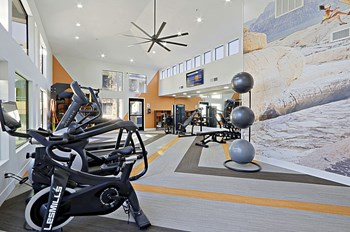 Fitness Center - Photo Gallery 8